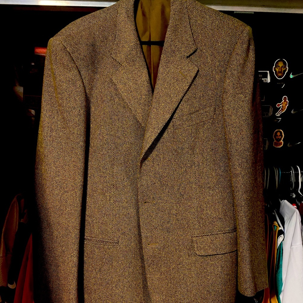 Cerruti 1881 Italian made 2 button cashmere/wool sport coat. Fits like a 44 R